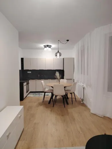 Mieszkania na wynajem, 3-pokojowe, Košice-Západ · €1050