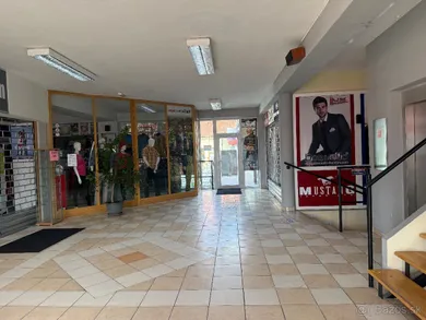 Na prenájom komerčné, 80 m², Topoľčany