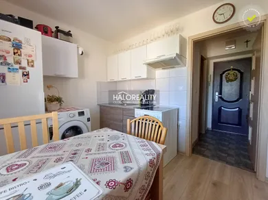 Квартиры в аренду, 1-комнатные, Handlová · €350
