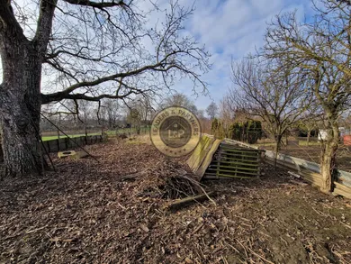 Na predaj pozemok, 180 m², Radošovce