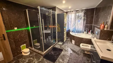 Na predaj 5-izbový dom, 400 m², Strážske