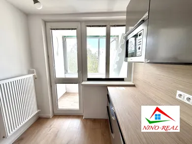 Na predaj 4-izbový byt, 63 m², Bratislava-Devínska Nová Ves, Hradištná