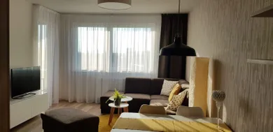 Na prenájom 2-izbový byt, 48 m², Bratislava-Petržalka, Bosákova
