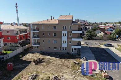 Na predaj 2-izbový byt, 38 m², Senec, Dlhá