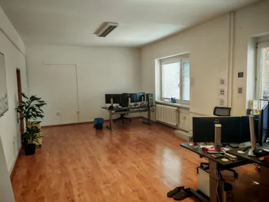 Na prenájom komerčné, 20 m², Trnava, Bratislavská ulica