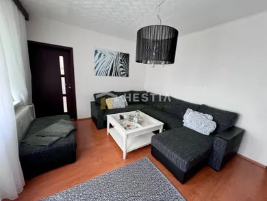 Na predaj 4-izbový byt, 80 m², Brezová pod Bradlom