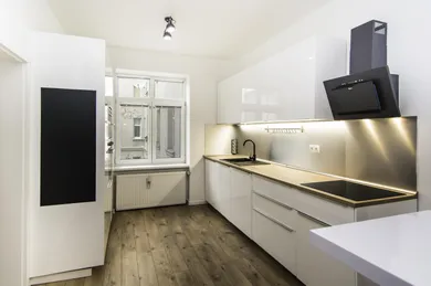Na prenájom 3-izbový byt, 95 m², Bratislava-Staré Mesto