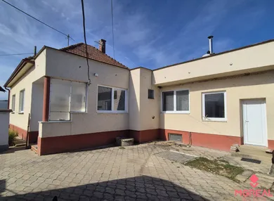 Na predaj 3-izbový dom, 130 m², Ludanice