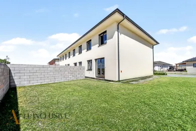 Eladó házak, 4-szobás, Dunajská Streda · €165 000