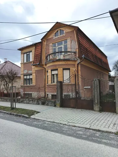 Дома на продажу, 6-комнатные, Rimavská Sobota · €224 400