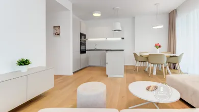 Na prenájom 3-izbový byt, 86 m², Bratislava-Ružinov, Súkennícka
