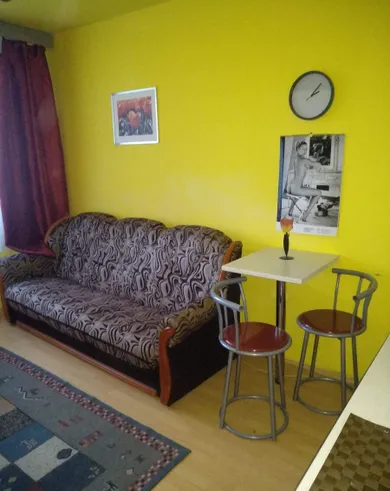 Na predaj 1-izbový byt, 20 m², Nové Zámky, Lastovičia