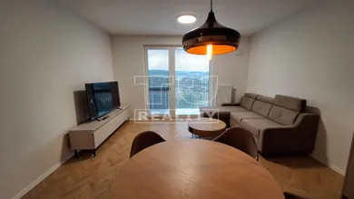 Mieszkania na wynajem, 2-pokojowe, Považská Bystrica · €700