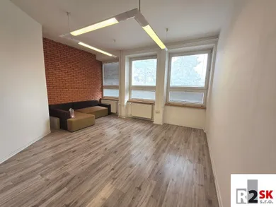 Na prenájom komerčné, 174 m², Žilina, Bytčická