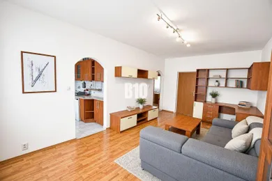 Mieszkania na wynajem, 3-pokojowe, Čadca · €600