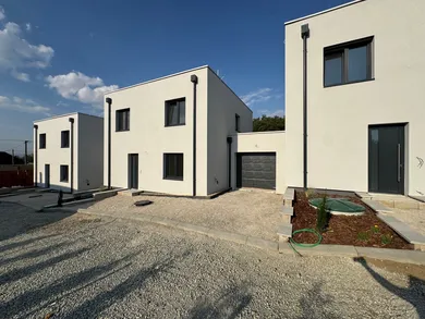 Na predaj dom, 130 m², Perín-Chym
