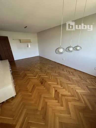 Na predaj 3-izbový byt, 81 m², Považská Bystrica, Stred