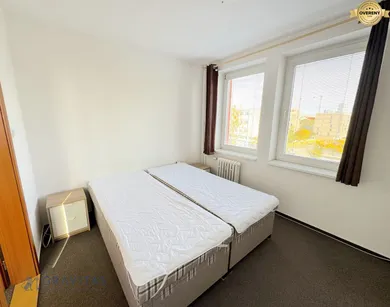 Na prenájom 2-izbový byt, 58 m², Bratislava-Nové Mesto, Račianska