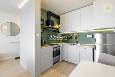 Na prenájom 1-izbový byt, 32 m², Galanta, Hodská