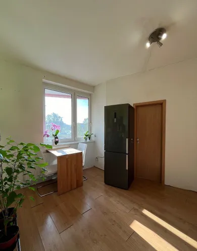 Na predaj 3-izbový byt, 68 m², Bratislava-Nové Mesto, Tomášikova