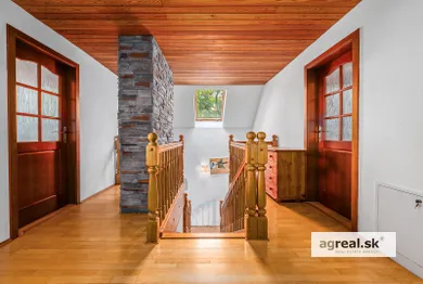 Na predaj 5-izbový dom, 237 m², Bratislava-Karlova Ves, Dlhé diely I.