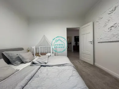 Na predaj 4-izbový byt, 100 m², Nové Zámky