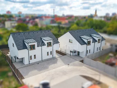 Будинки на продаж, Sereď · €299 000