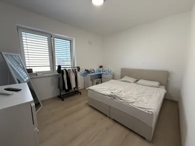 Na predaj 4-izbový byt, 115 m², Šaľa, Slnečná