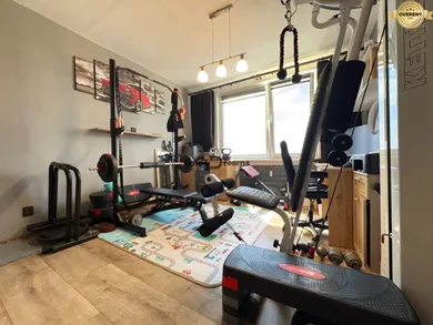 Na predaj 4-izbový byt, 81 m², Levice