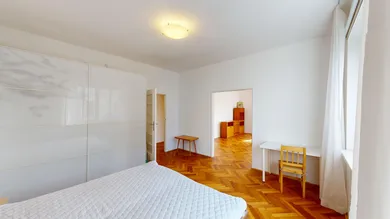 Na prenájom 2-izbový byt, 68 m², Bratislava-Staré Mesto, Dunajská