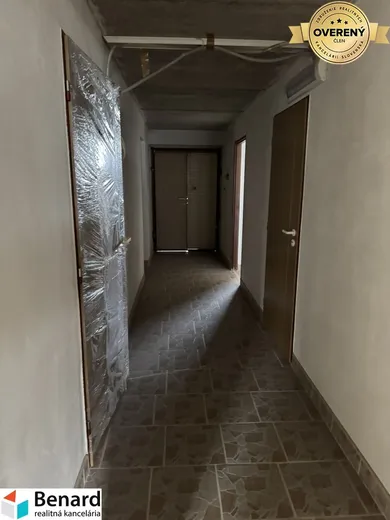 Na predaj 7-izbový dom, 250 m², Plavnica