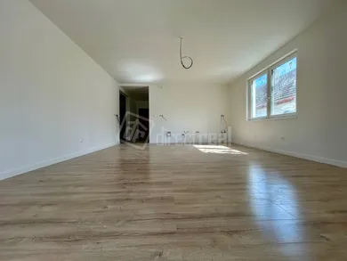 Na predaj dom, Pribeta