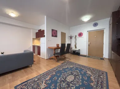 Na prenájom 1-izbový byt, 39 m², Bratislava-Ružinov, Ďatelinová
