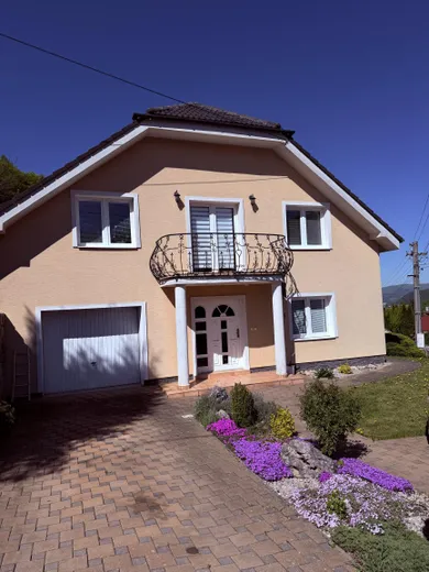 Domy na sprzedaż, 5-pokojowe, Trenčianske Teplice · €285 000