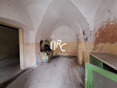 Na predaj dom, Háj