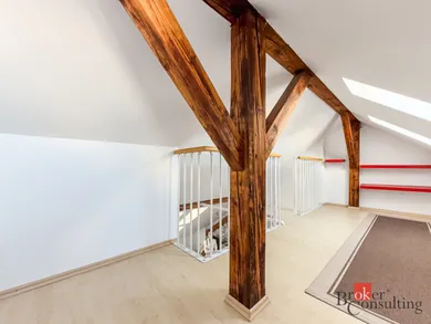 Na prenájom 2-izbový byt, 69 m², Bratislava-Staré Mesto, Jedlíkova