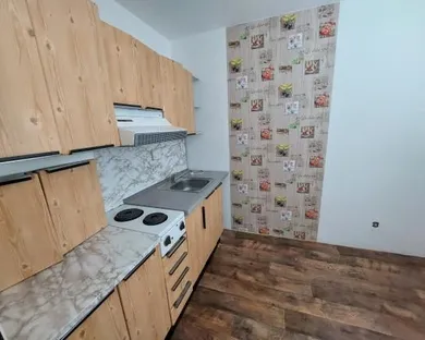 Mieszkania na wynajem, 1-pokojowe, Komárno · €370