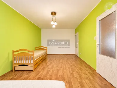 Na predaj 2-izbový byt, 67 m², Levice