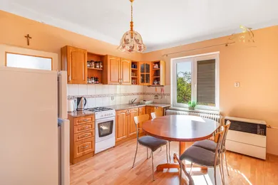 Na predaj dom, 140 m², Radava