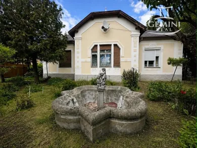 Дома на продажу, 5-комнатные, Rimavská Sobota · €280 000