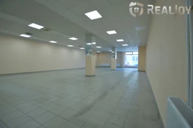 Na prenájom komerčné, 180 m², Topoľčany