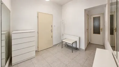 Na predaj 2-izbový byt, 90 m², Bratislava-Staré Mesto, Mariánska