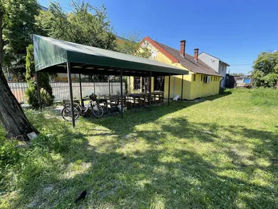 Коммерческие помещения в аренду, Komárno · €500