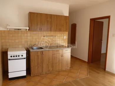 Mieszkania na wynajem, 1-pokojowe, Šaľa · €400