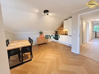 Na prenájom 3-izbový dom, 85 m², Bratislava-Vajnory, Stredná