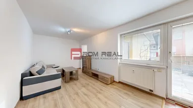 Mieszkania na wynajem, 2-pokojowe, Pezinok · €580