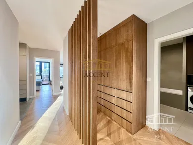 Na prenájom 4-izbový byt, 108 m², Bratislava-Staré Mesto, Mýtna