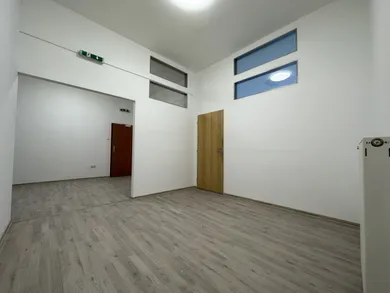 Na prenájom komerčné v Pezinok · €590 · Čiastočná rekonštrukcia