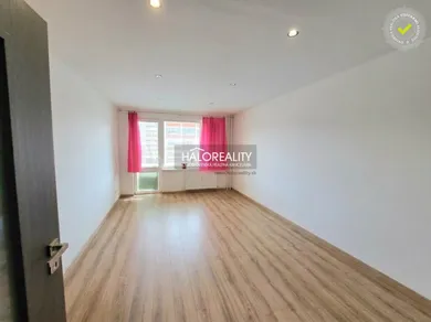 Na predaj 2-izbový byt, 64 m², Nová Baňa