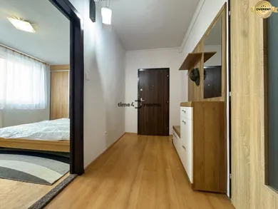 Na prenájom 2-izbový byt, 67 m², Levice